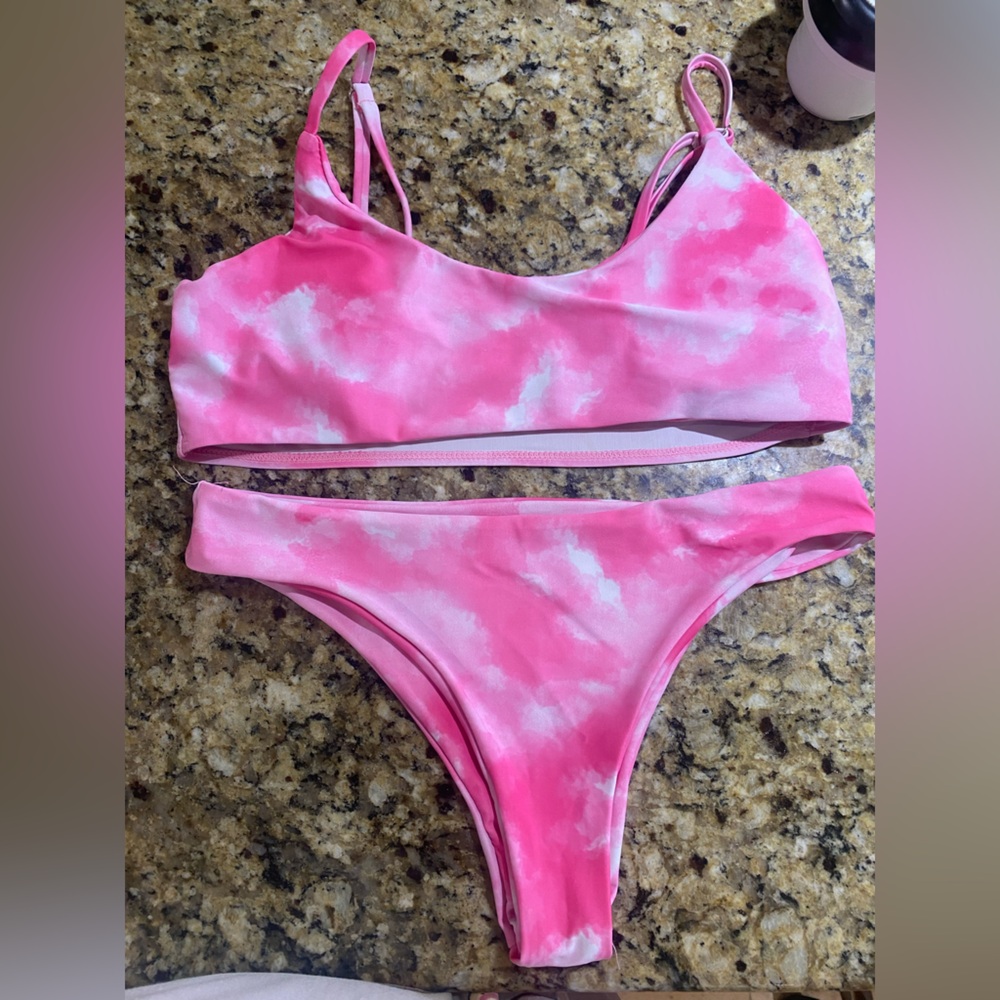 💚SHEIN Pink Bikini Vibrant Tie-Dye Swimwear